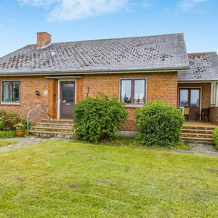 Hiarni - 12km From The Sea By Interhome Semesterbostad